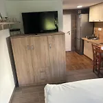 公寓 Malivojevic Zirovnica